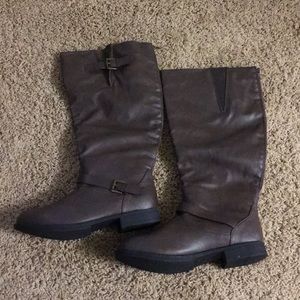 Size 11w Riding style Boots: Brown